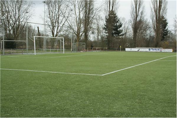 Renovatie kunstgras voetbalveld - Sportinfrabouw NV